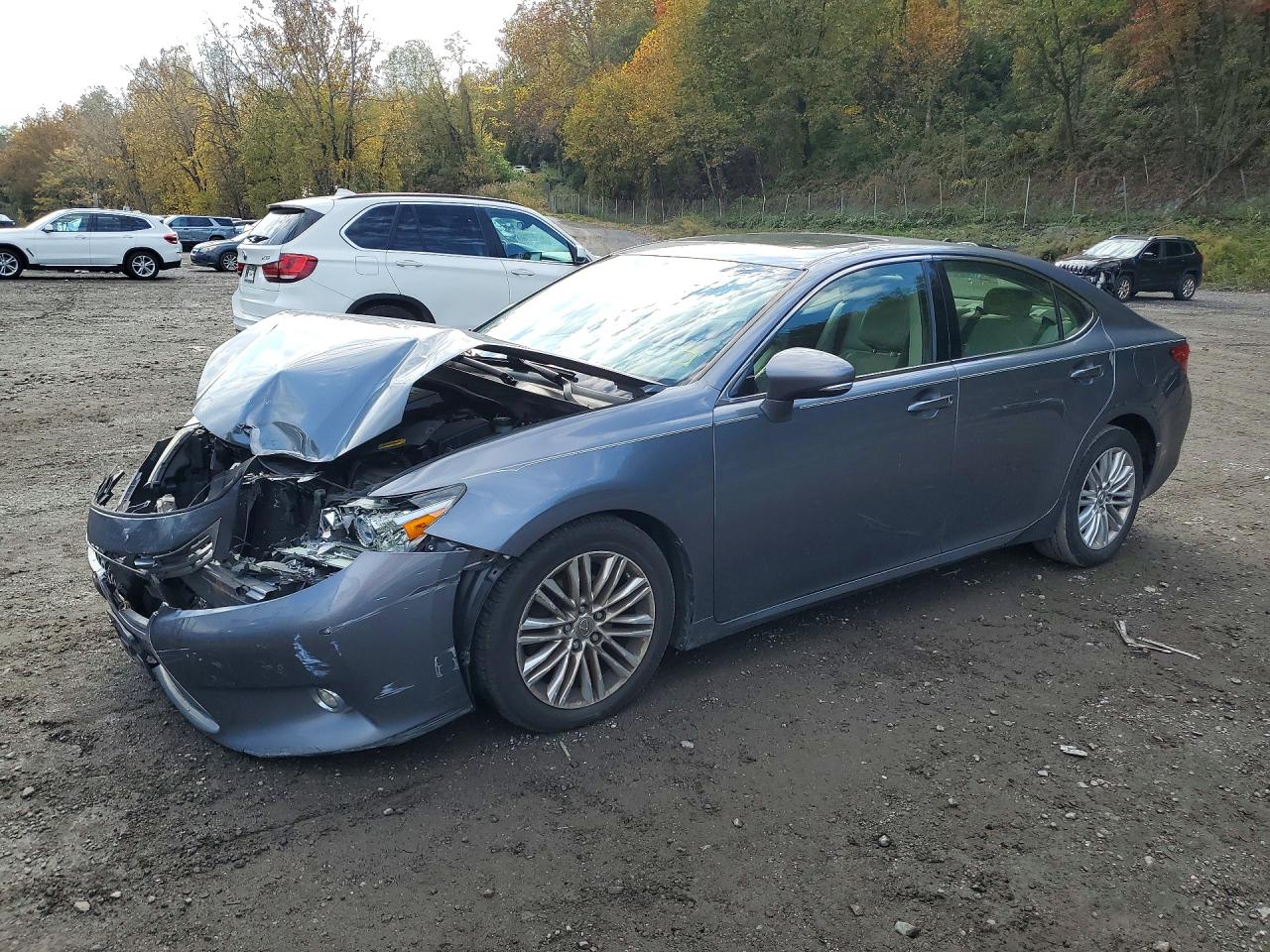 2014 LEXUS ES 350 — Front 3/4