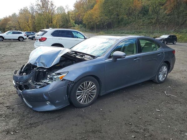 2014 LEXUS ES 350 — Front 3/4