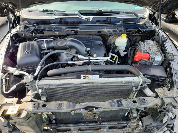 2014 RAM 1500 SLT — Engine bay