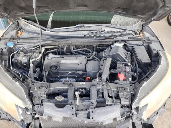 2015 HONDA CRV LX — Engine bay