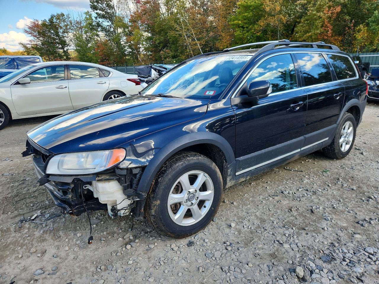2012 VOLVO XC70 — Front 3/4