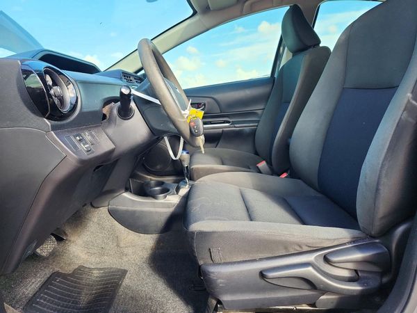 2015 TOYOTA PRIUS — DENT