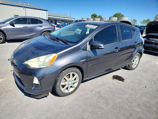 2012 TOYOTA PRIUS — Front 3/4