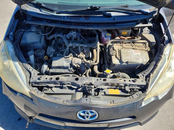 2012 TOYOTA PRIUS — Engine bay