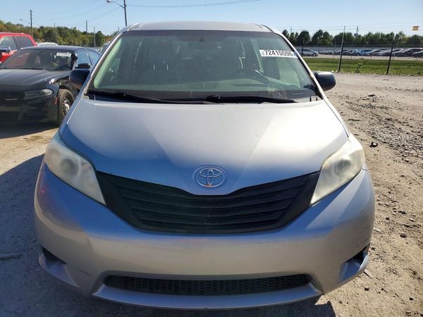 2015 TOYOTA SIENNA — DIRF