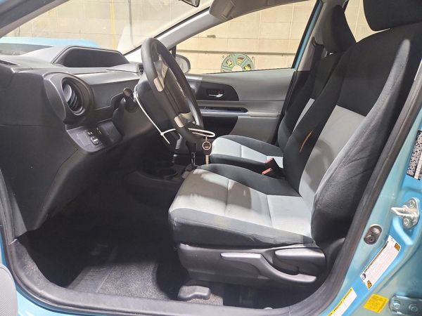 2013 TOYOTA PRIUS — DENT