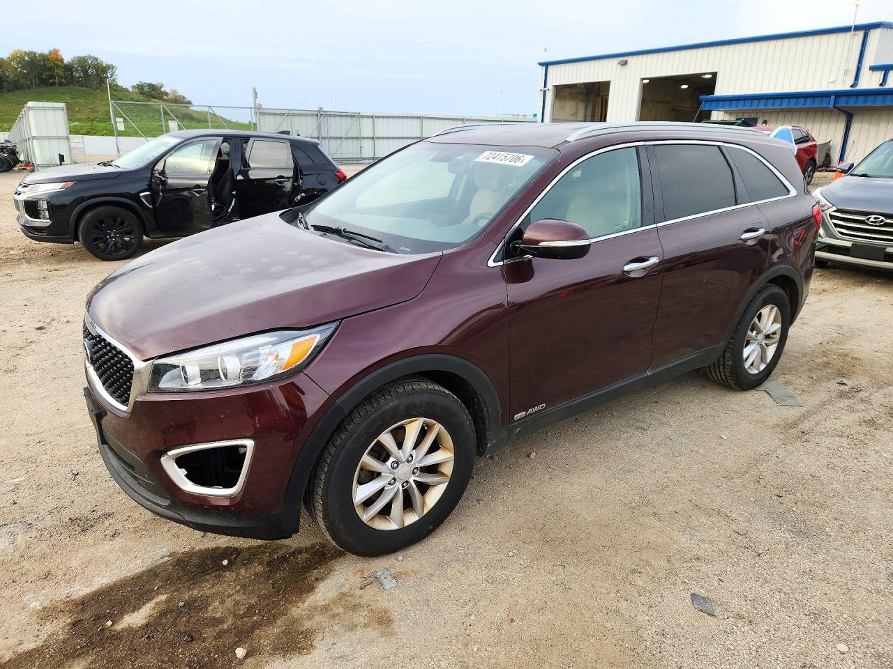 2017 KIA SORENTO L, LX — Front 3/4