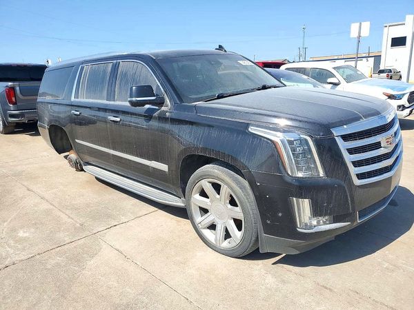 2019 CADILLAC ESCALADE ESV Luxury — Passenger 3/4