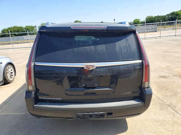 2019 CADILLAC ESCALADE ESV Luxury — DIRR