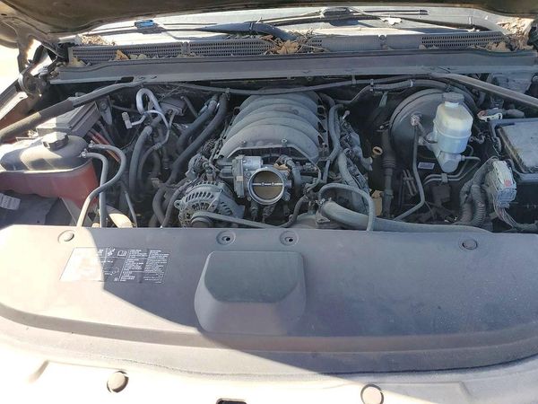 2019 CADILLAC ESCALADE ESV Luxury — Engine bay