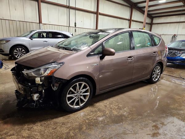 2017 TOYOTA PRIUS — Front 3/4