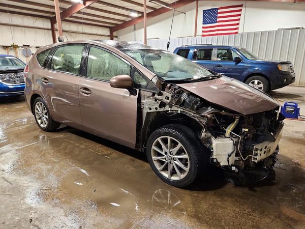 2017 TOYOTA PRIUS — Passenger 3/4