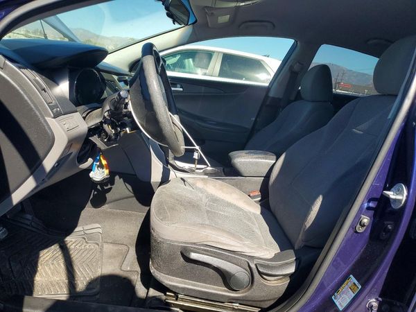 2013 HYUNDAI SONATA GLS/ GLS Popular — DENT