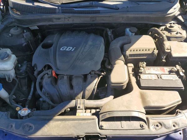 2013 HYUNDAI SONATA GLS/ GLS Popular — Engine bay
