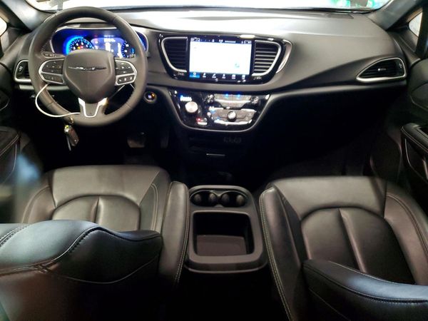 2025 CHRYSLER PACIFICA Select — CKPT