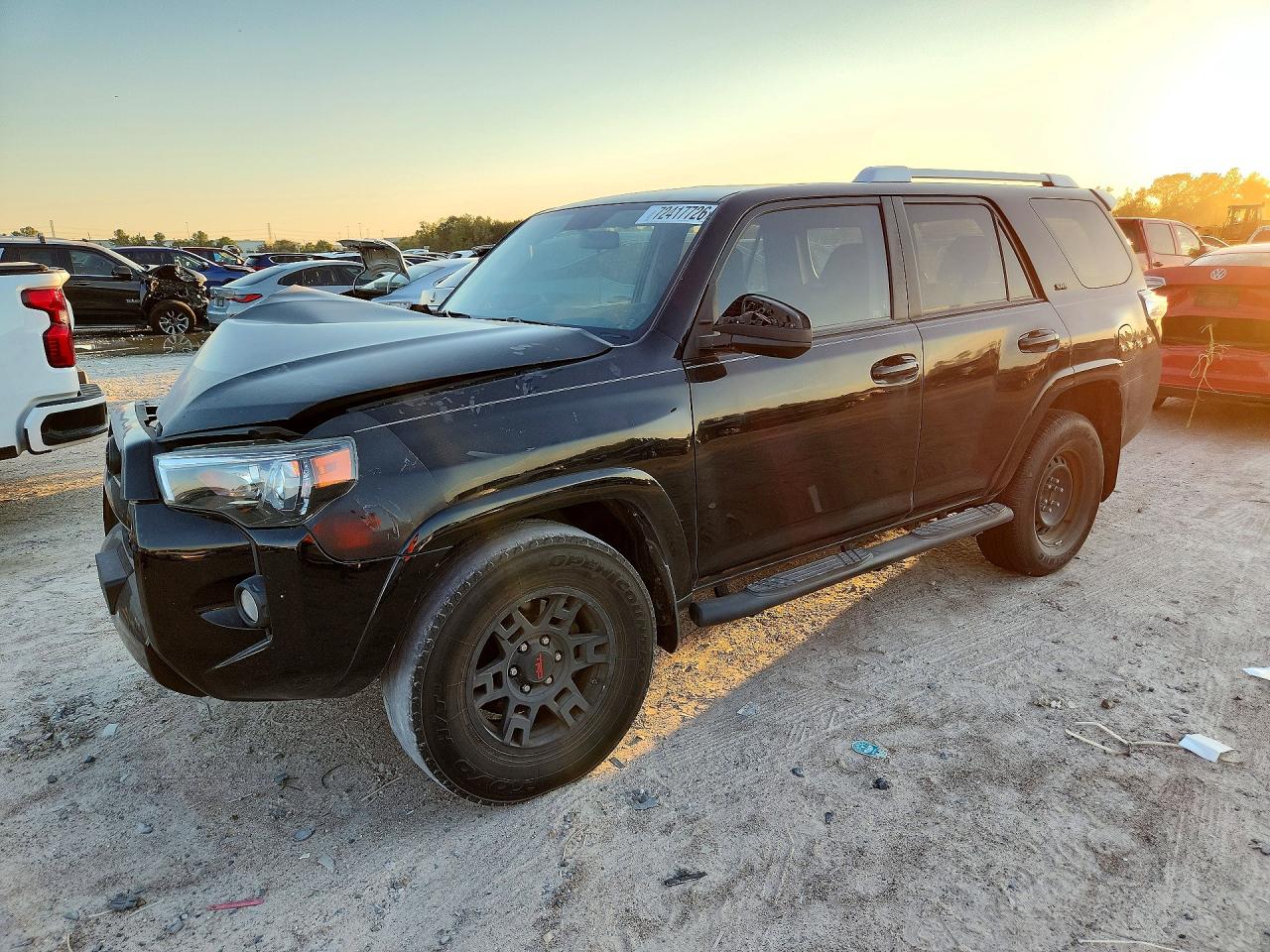 2014 TOYOTA 4RUNNER Base — Front 3/4