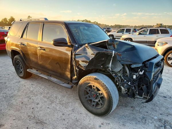 2014 TOYOTA 4RUNNER Base — Passenger 3/4