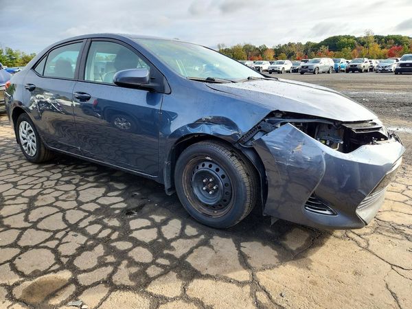 2017 TOYOTA COROLLA — Passenger 3/4