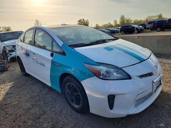 2013 TOYOTA PRIUS — Passenger 3/4