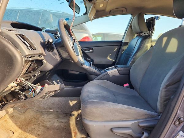2013 TOYOTA PRIUS — DENT