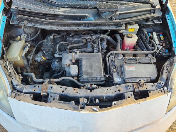 2013 TOYOTA PRIUS — Engine bay