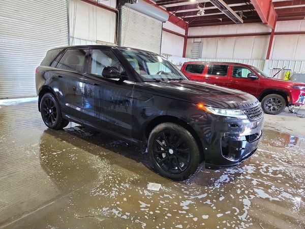 2025 LAND ROVER RANGE ROVER SPORT — Passenger 3/4