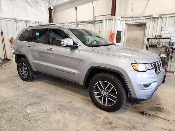 2018 JEEP GRAND CHEROKEE Limited — Passenger 3/4