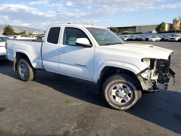 2016 TOYOTA TACOMA SR/SR5/TRD Sport — Passenger 3/4