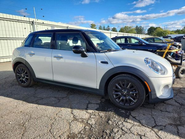 2019 MINI COOPER — Passenger 3/4