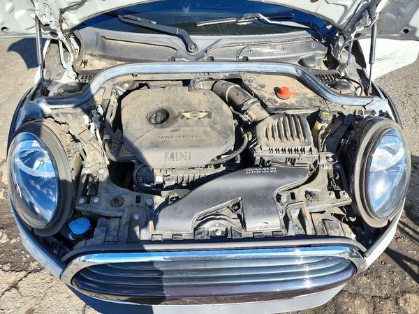 2019 MINI COOPER — Engine bay