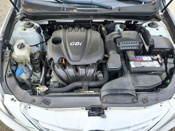 2013 HYUNDAI SONATA GLS/ GLS Popular — Engine bay