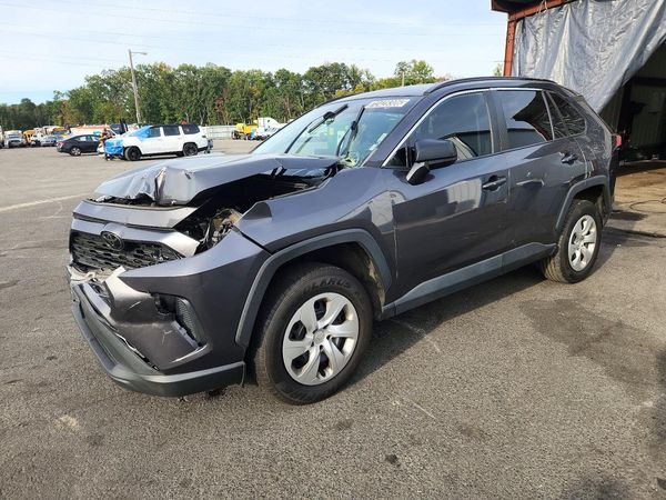 2021 TOYOTA RAV4 LE — Front 3/4