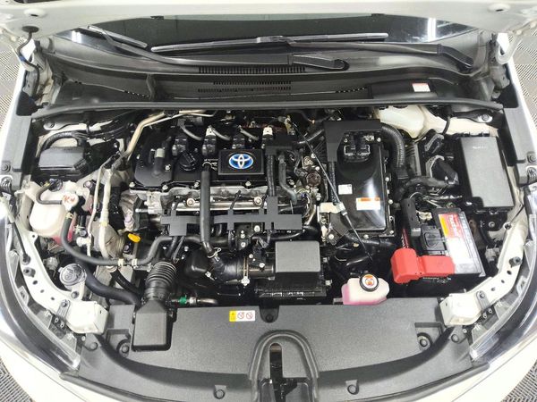2022 TOYOTA COROLLA LE — Engine bay