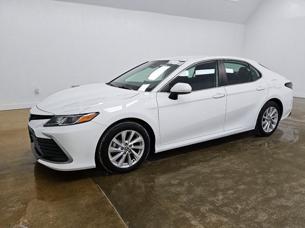 2023 TOYOTA CAMRY LE — Front 3/4