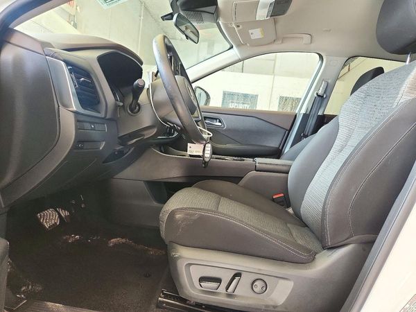 2022 NISSAN ROGUE SV — DENT