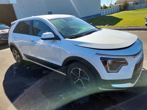 2026 KIA NIRO LX — Passenger 3/4