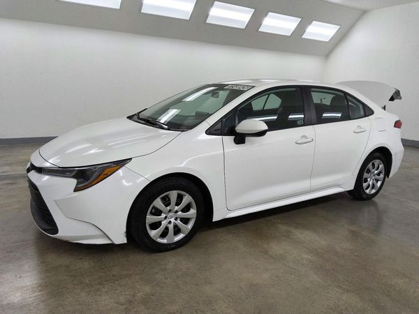 2025 TOYOTA COROLLA LE — Front 3/4