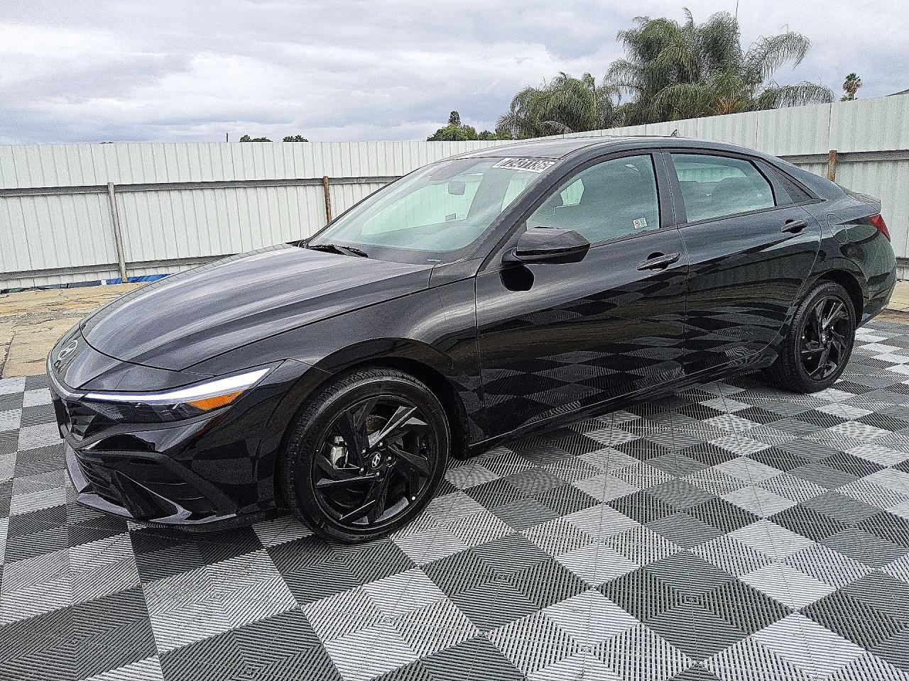 2026 HYUNDAI ELANTRA — Front 3/4