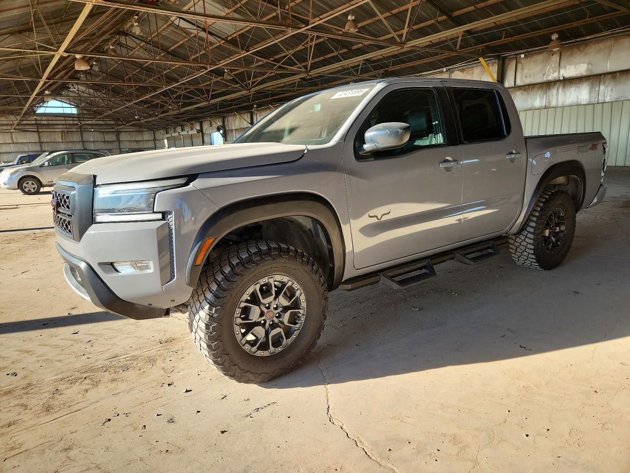 2023 NISSAN FRONTIER Crew Cab — Front 3/4