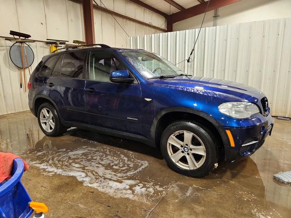 2013 BMW X5 xDrive35i — Passenger 3/4