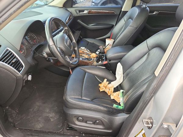 2012 AUDI Q5 Premium Plus — DENT