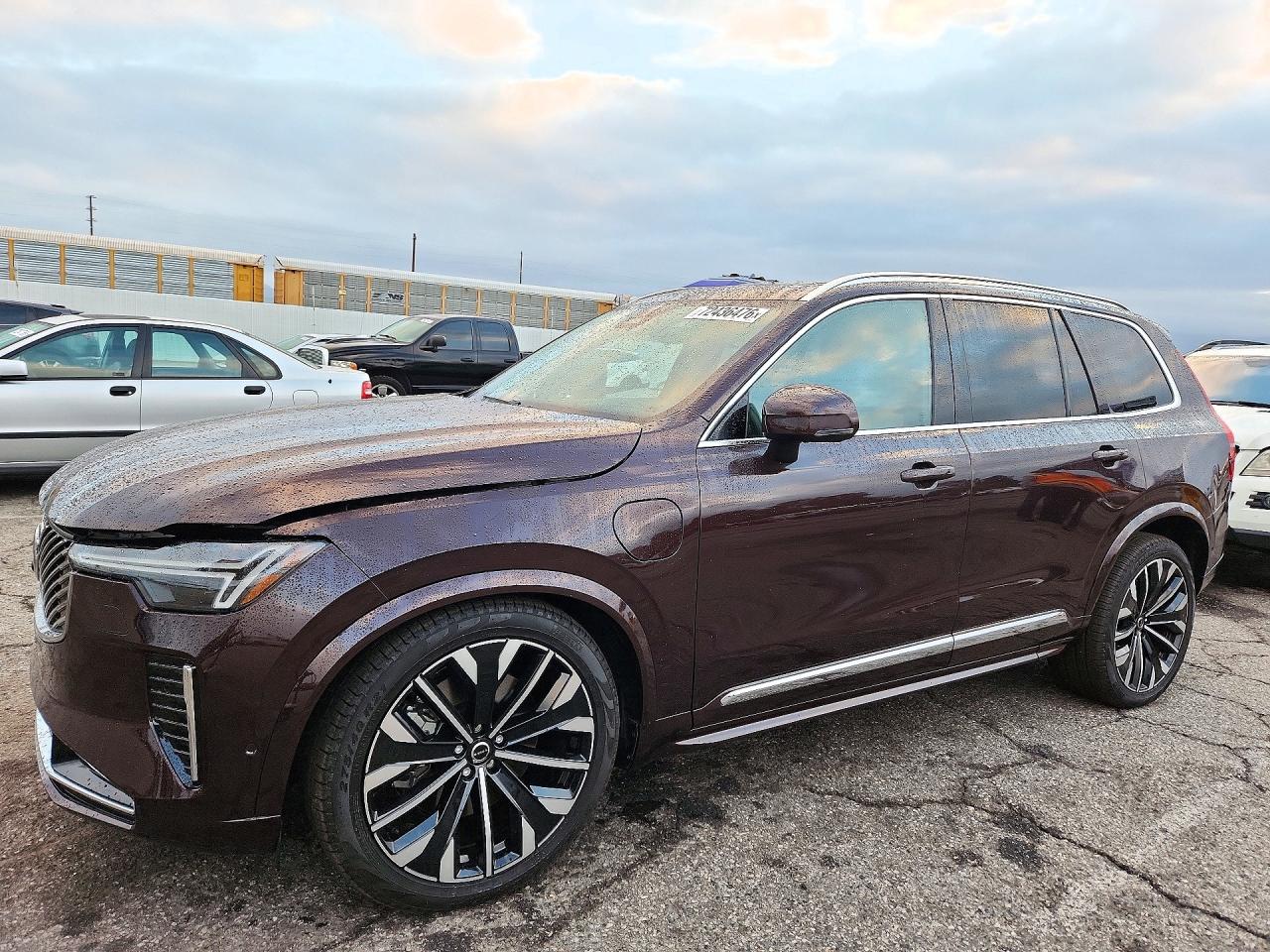 2025 VOLVO XC90 Ultra — Front 3/4