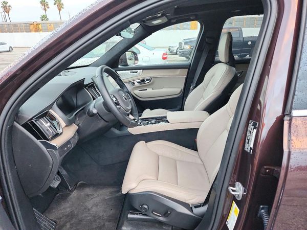 2025 VOLVO XC90 Ultra — DENT