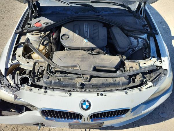 2014 BMW 3 SERIES — Engine bay
