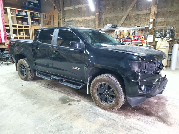 2017 CHEVROLET COLORADO Z71 — Passenger 3/4