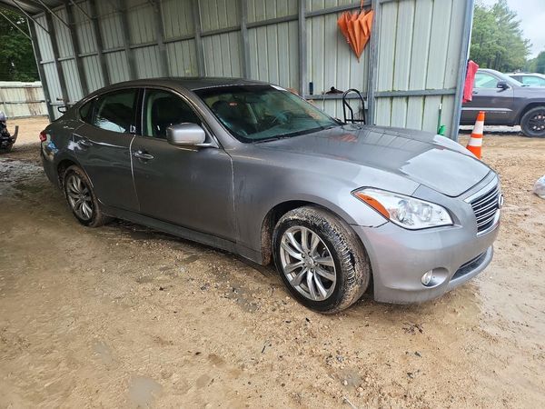 2013 INFINITI M37 — Passenger 3/4