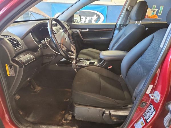 2014 KIA SORENTO Base/ LX — DENT