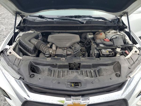 2021 CHEVROLET BLAZER 2LT — Engine bay