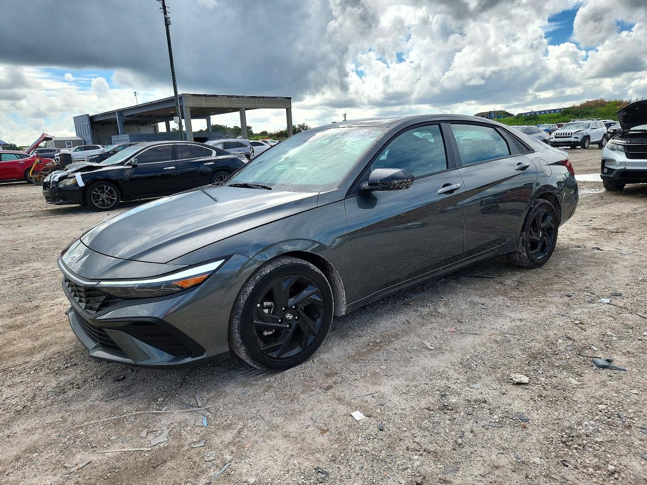2026 HYUNDAI ELANTRA — Front 3/4