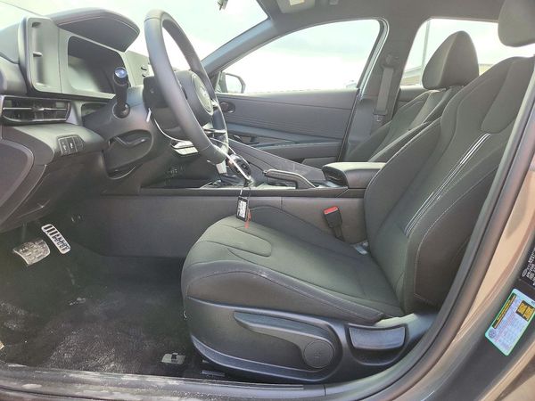 2026 HYUNDAI ELANTRA — DENT